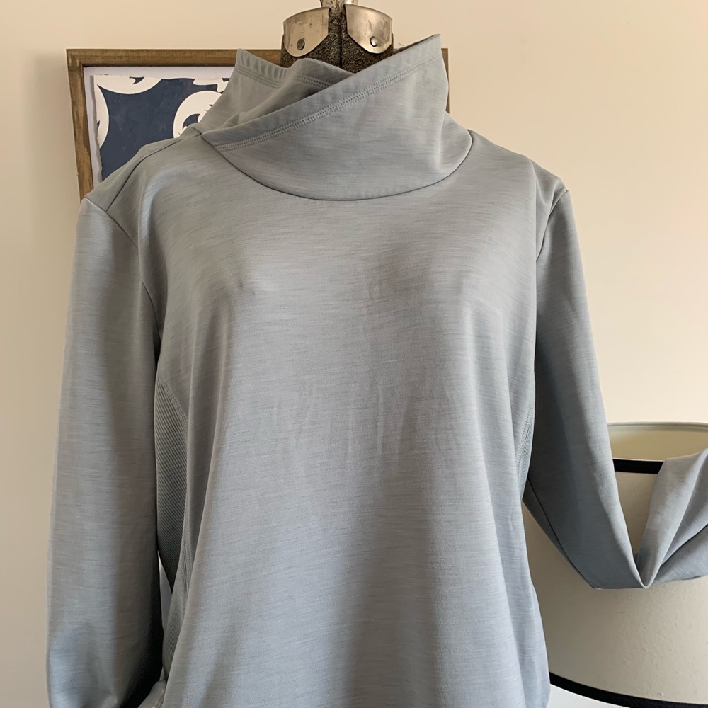 Athlete Light Grey Sweatshirt Women’s XL